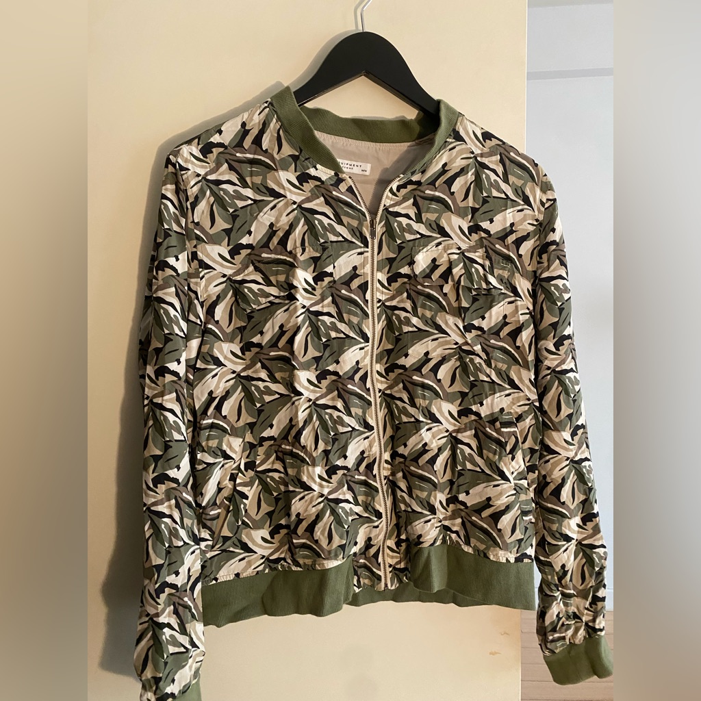 Equipment Camo Leaf Print In Great Condition
